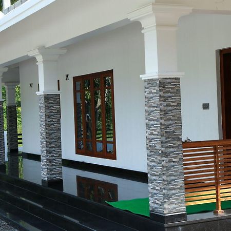 Hotel Sri Lakshmi Gardens Thekkady Exterior foto
