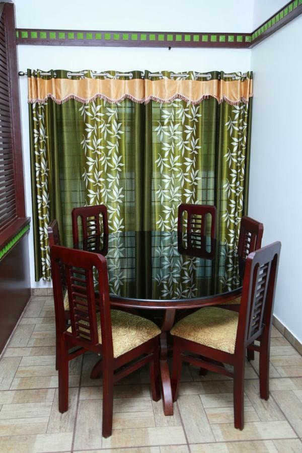 Hotel Sri Lakshmi Gardens Thekkady Exterior foto